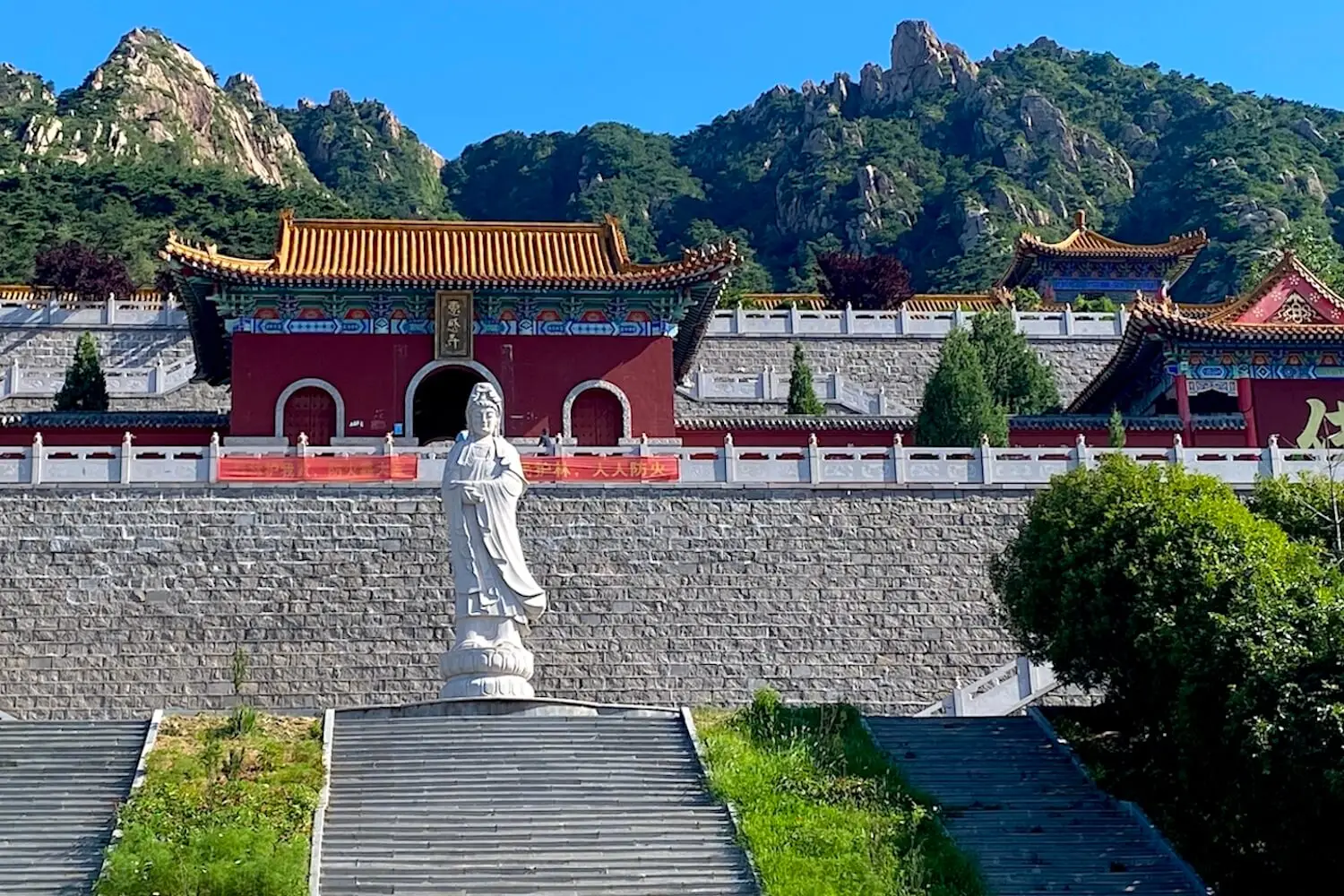 Shaolin Temple Yunnan training in Shandong